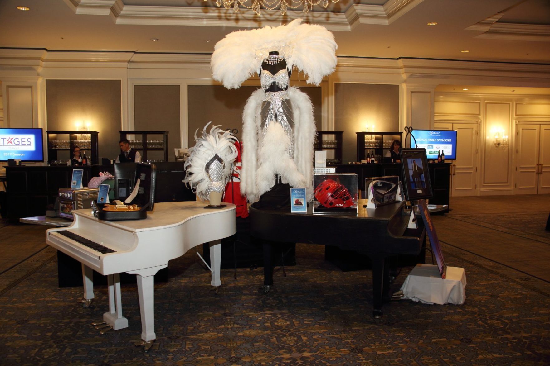 110819STAGESGala_01.JPG